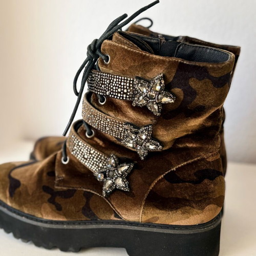 Alma en Pena modern ankle boots like new, brown and green