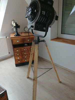 Theater projector used on wooden tripod from 1962