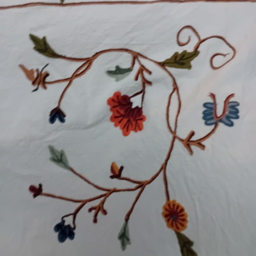 Large cotton machine-embroidered tablecloth 2x1 m, 40 cm