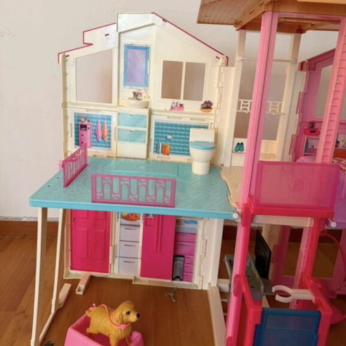 Barbie Malibu dollhouse