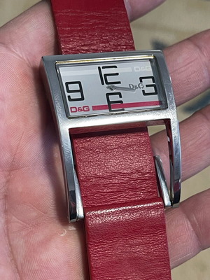 Dolce & Gabbana women's watch like new with genuine leather strap silver