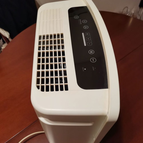 DeLonghi AC150 air purifier ionizer like new for rooms up to 40 m2