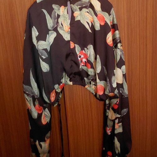 Zini women's colorful crop blouse, size M