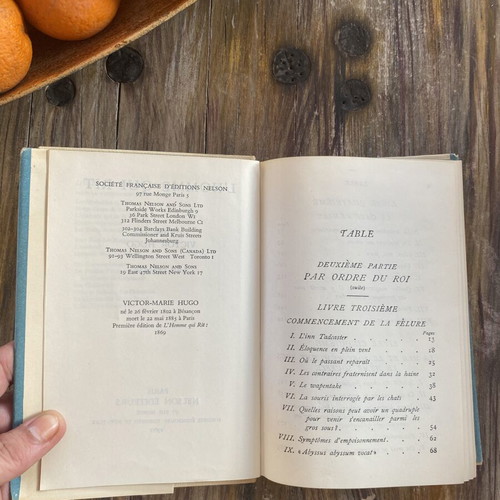 L'Homme qui rit Volume 2 vintage French paperback by Victor Hugo used