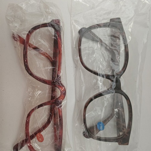 Presbyopia glasses in various designs and strengths