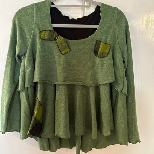 T-shirt size M like new, green with details