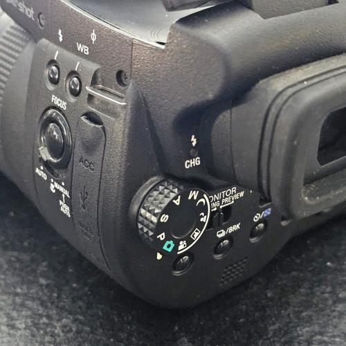 Sony Cyber-shot DSC-R1 camera with Carl Zeiss T* lens