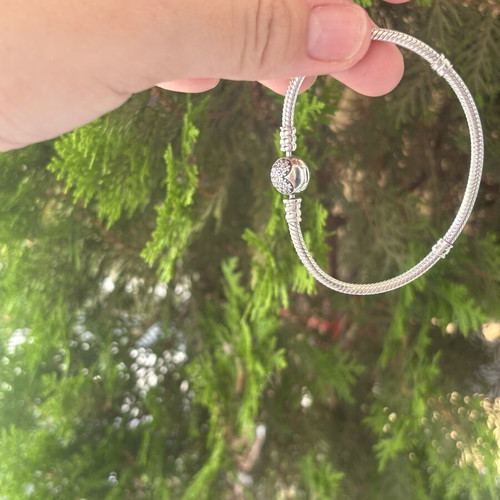 Pandora bracelet 590743CZ like new, silver, heart clasp with zirconia