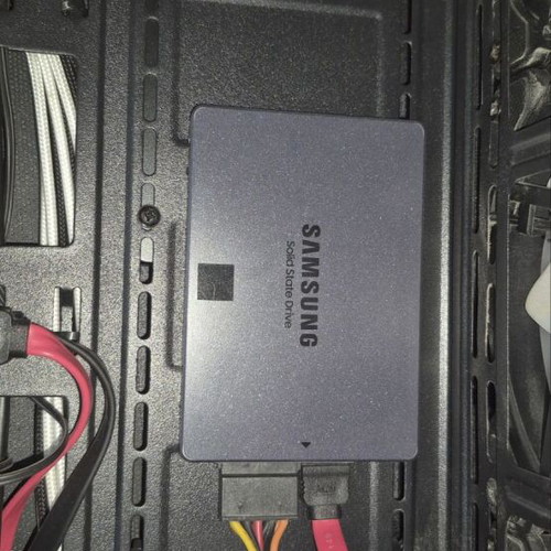Desktop PC with AMD Ryzen 5 1500X, 16GB RAM, RX570 4GB, 1TB SSD, like new