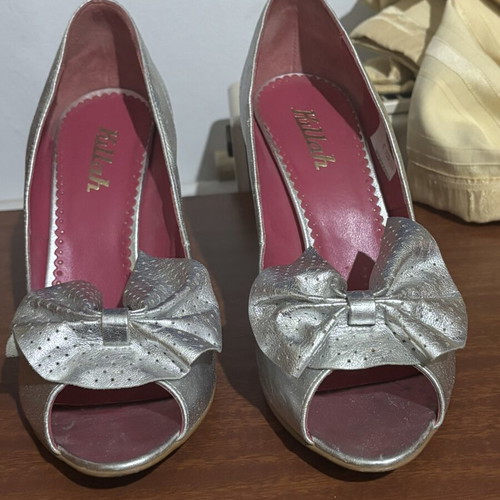 Killah Silver Peep-Toe Pumps with Bow used, size 38