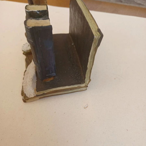 Vintage letter holder made of polyester resin