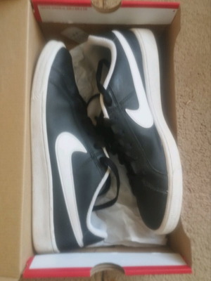 Nike sneakers men's leather like new, black size 43