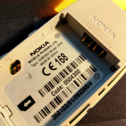 Nokia 3310 and 3330 used mobile phones with unknown condition