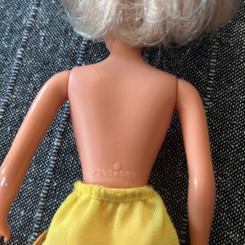 Barbie Twist and Turn 1983 like new with 3 clothing sets, hat and shoes
