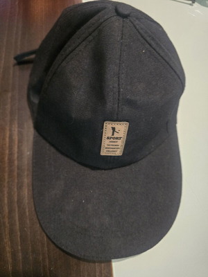 Hat slightly used, black, size M