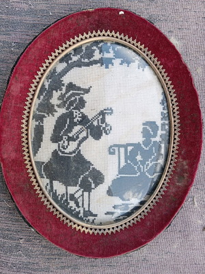 Οβάλ κορνίζα κέντημα χειροποίητο μεταχειρισμένο 20×25