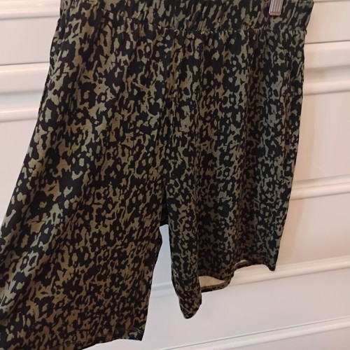 LC Waikiki bermuda shorts, cool, unworn