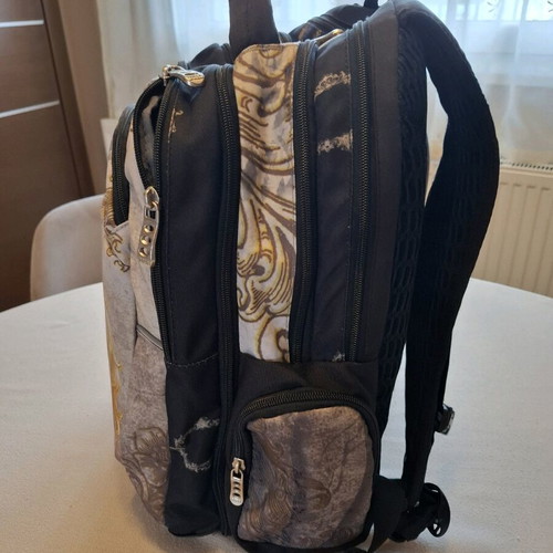 Polo Authentic School Backpack like new with 5 compartments and waterproof cover