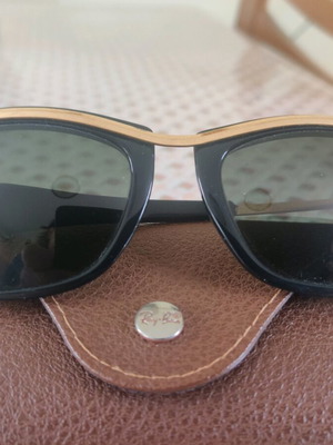 Ray-Ban γυναικεία γυαλιά ηλίου σαν καινούργια, μαύρο και χρυσαφί