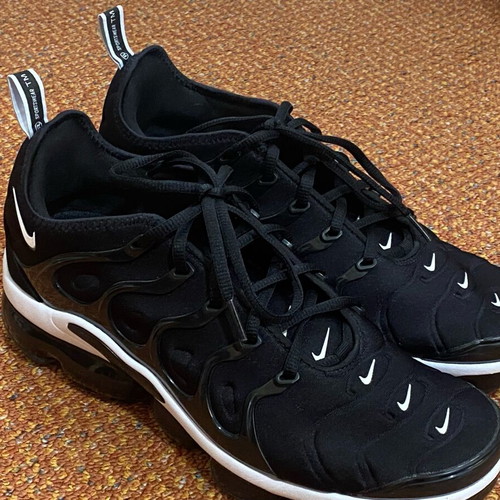 Nike Vapor Max Plus size 44 like new, black sneakers