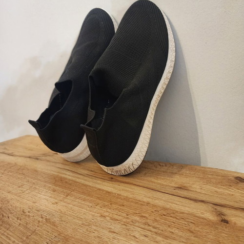 Fashion Shoe sneakers size 45 black and white like new