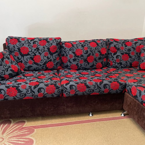 Three-seater corner sofa like new, slightly used