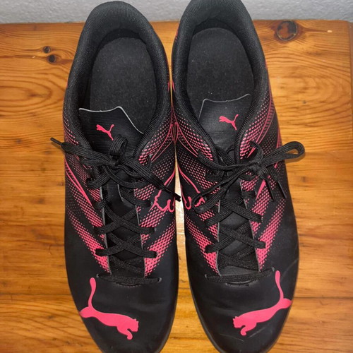 Puma football shoes like new, size EU 46, black with pink details
