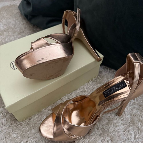 High gold sandals like new, size 40