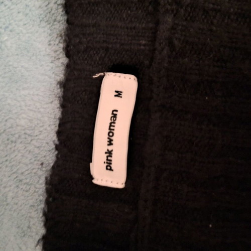 Pink Woman black sweater like new, size M fits L and XL