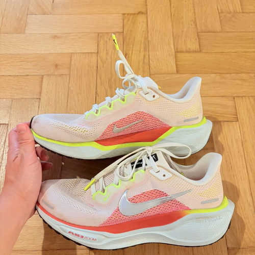 Nike Pegasus 41 women's athletic shoes size 37.5 like new, multicolor