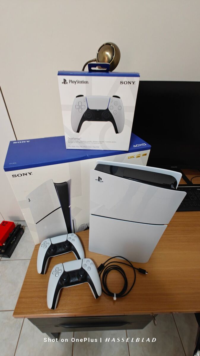 PlayStation 5 Disc Edition 1TB like new… - € 550,00 - Vendora.cy