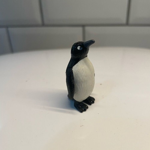Penguin from kinder egg new