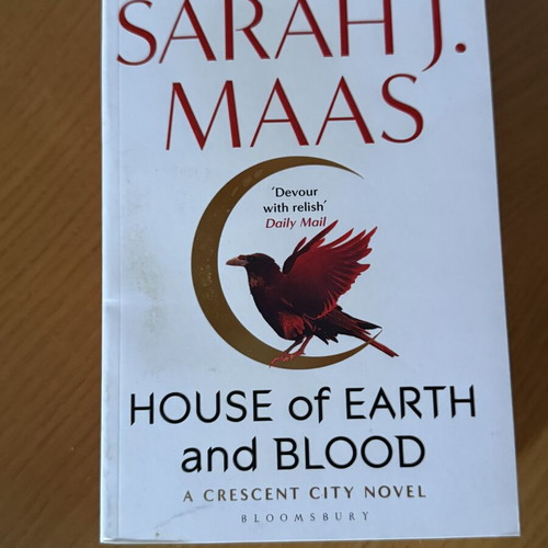 House of Earth and Blood by Sarah J Maas new, English