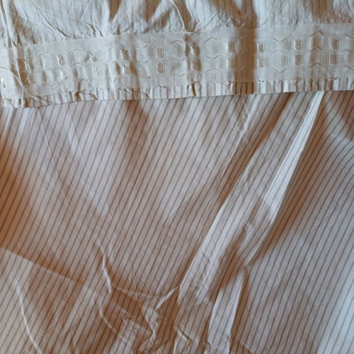 Opaque curtain like new, cotton poplin white with gray stripe