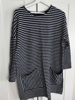 Zara women's dress wide medium navy blue white with pockets used