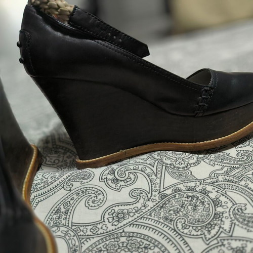 Tod's Zeppa Gomma wedges like new, black leather with braided strap