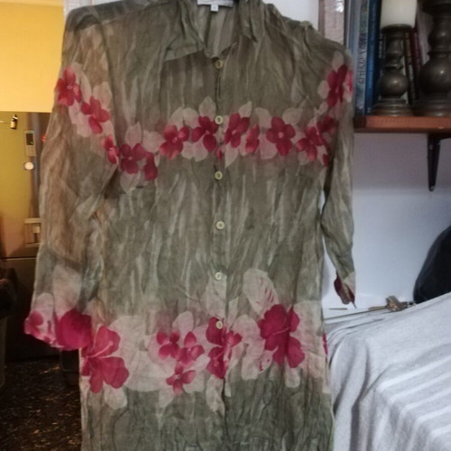 Verse long green floral shirt