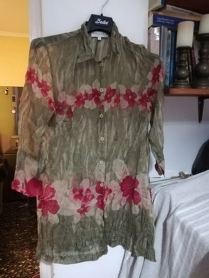 Verse long green floral shirt