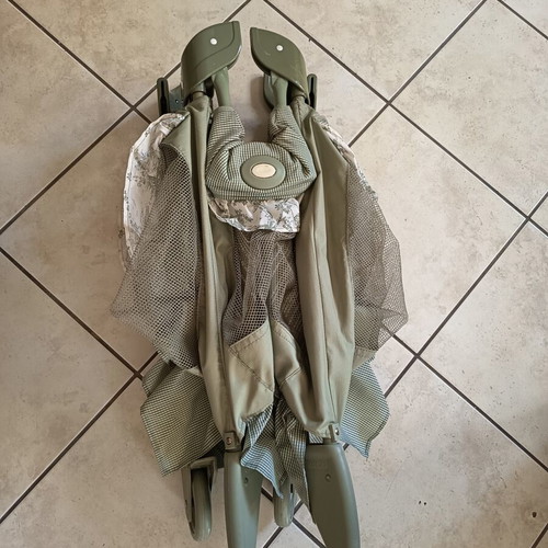 Baby items like new, including Lorelli 2-in-1 stroller and travel crib