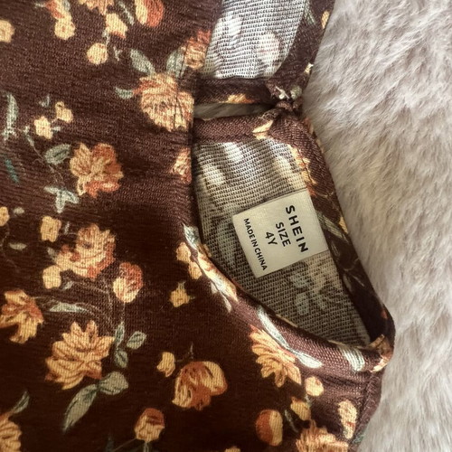 Autumn dress for girl with fourrure, like new, 4 years old