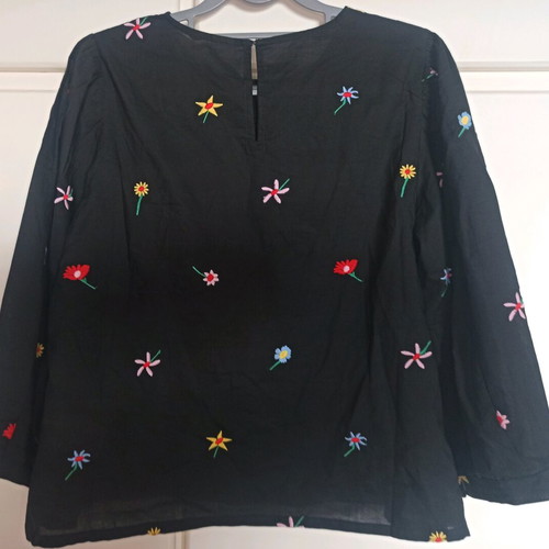 Compañía Fantástica top new with embroidered colorful flowers, size XL