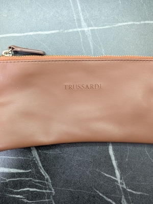 Trussardi καφέ θήκη γυαλιών μικρή