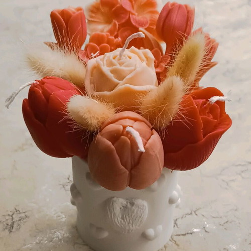 Porcelain container with aromatic botanical flowers and hearts new