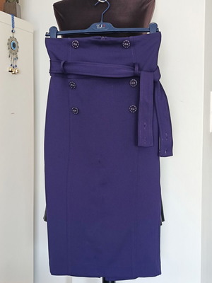 Rinascimento Vintage high-waisted midi skirt like new, purple