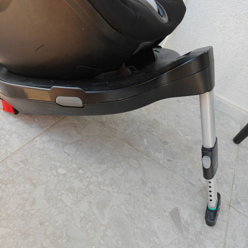 Britax Römer Dualfix i-Size car seat with Baby-Safe i-Size Base