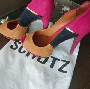 Schutz високи обувки номер 40
