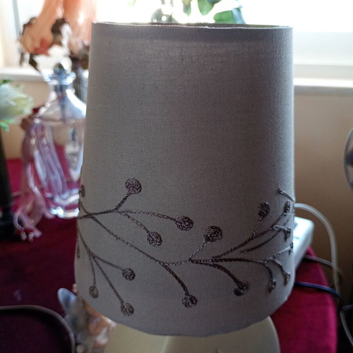Porcelain table lamp like new, height 33 cm