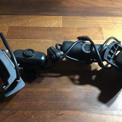 Garmin Montana 700i GPS new with articulated car mount