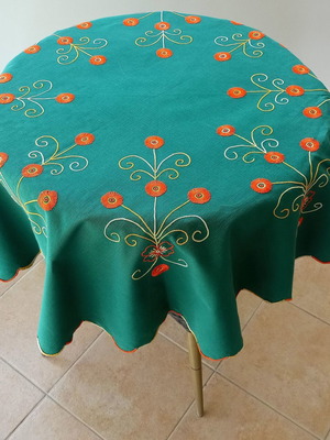 Round tablecloth with festoon edging new, diameter 1.10 meters