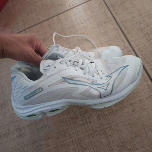 Mizuno Wave Lightning Z7 volleyball shoes used, women's size 38, white